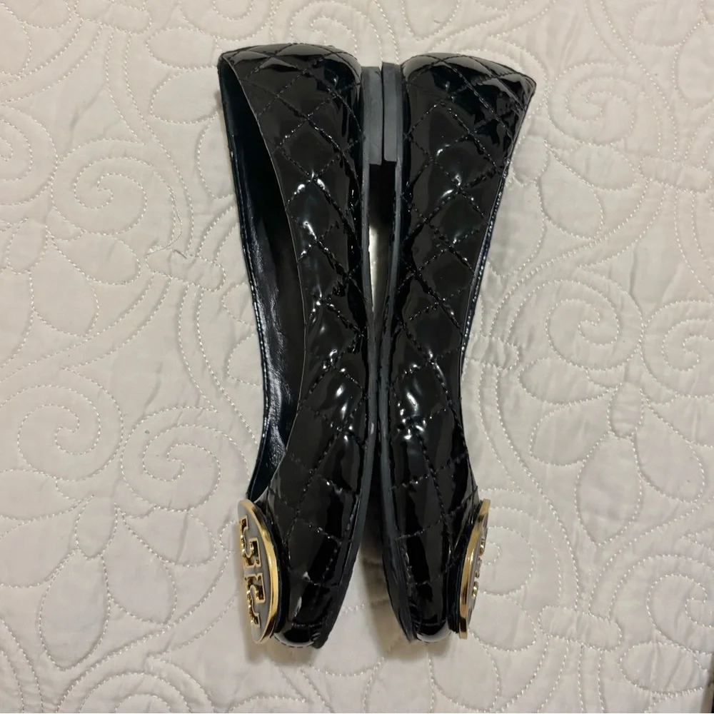 Tory Burch Quinn Black Patent Leather Quilted Ballet Flat Black Gold Logo Size 5
